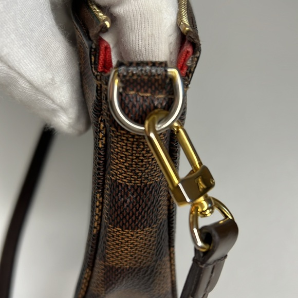Louis Vuitton Pochette Acessoires Damier Ebene red interior - Picture 16 of 17
